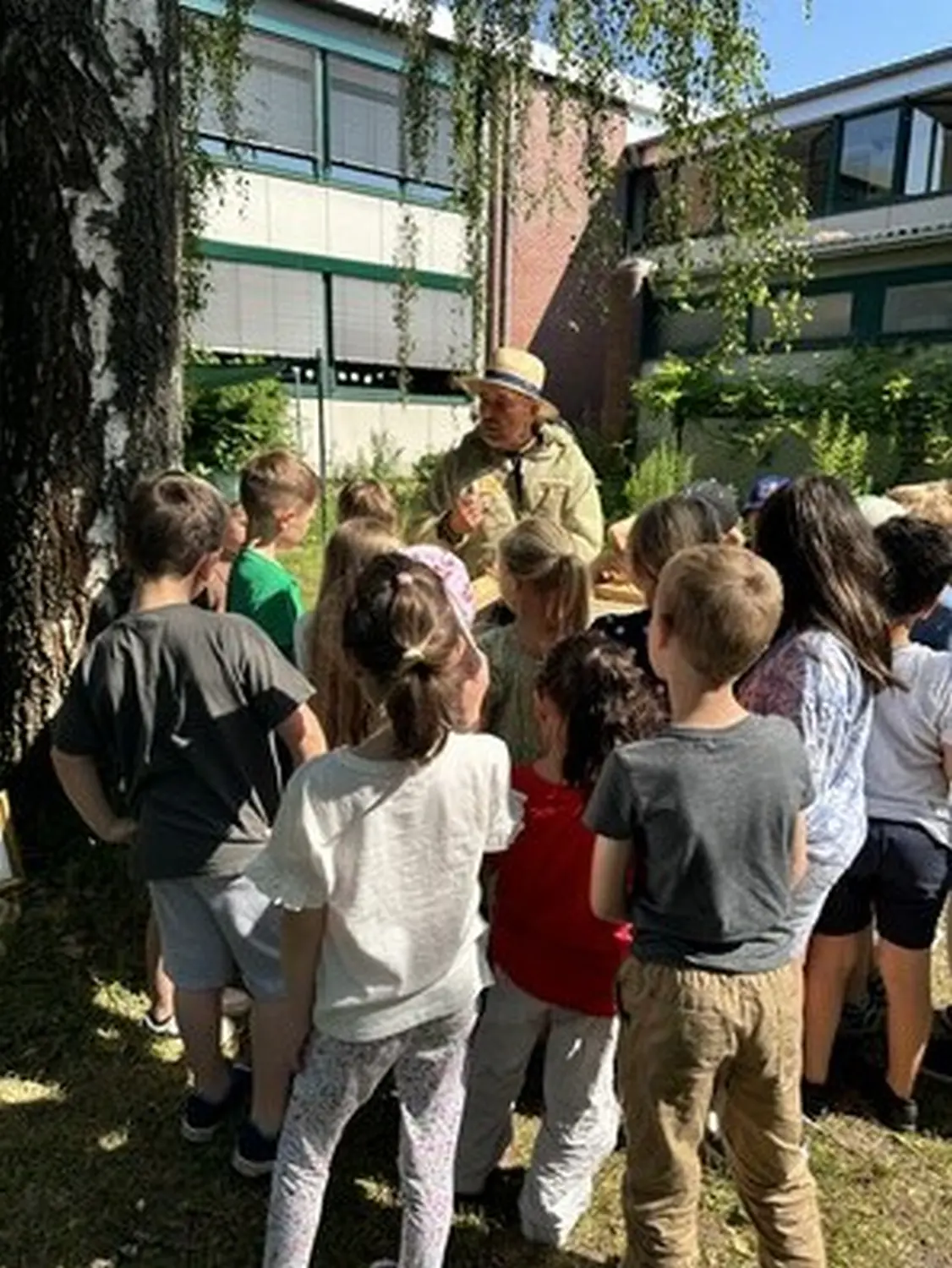 Kinder von Bienwald-Honigmanufaktur
